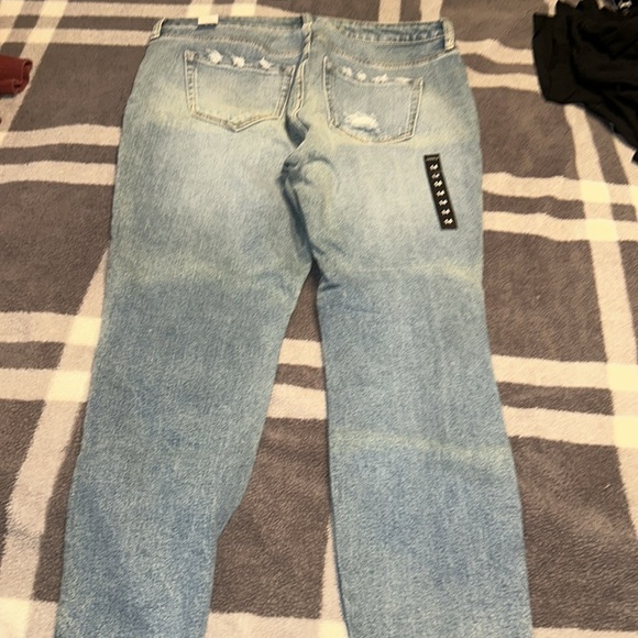 Torrid NWT High Rise Straight Distressed Crop Jeans Size 14 NEW 🎁 - Picture 7 of 7